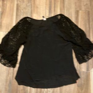 R. Rouge knitted arm blouse size M.
